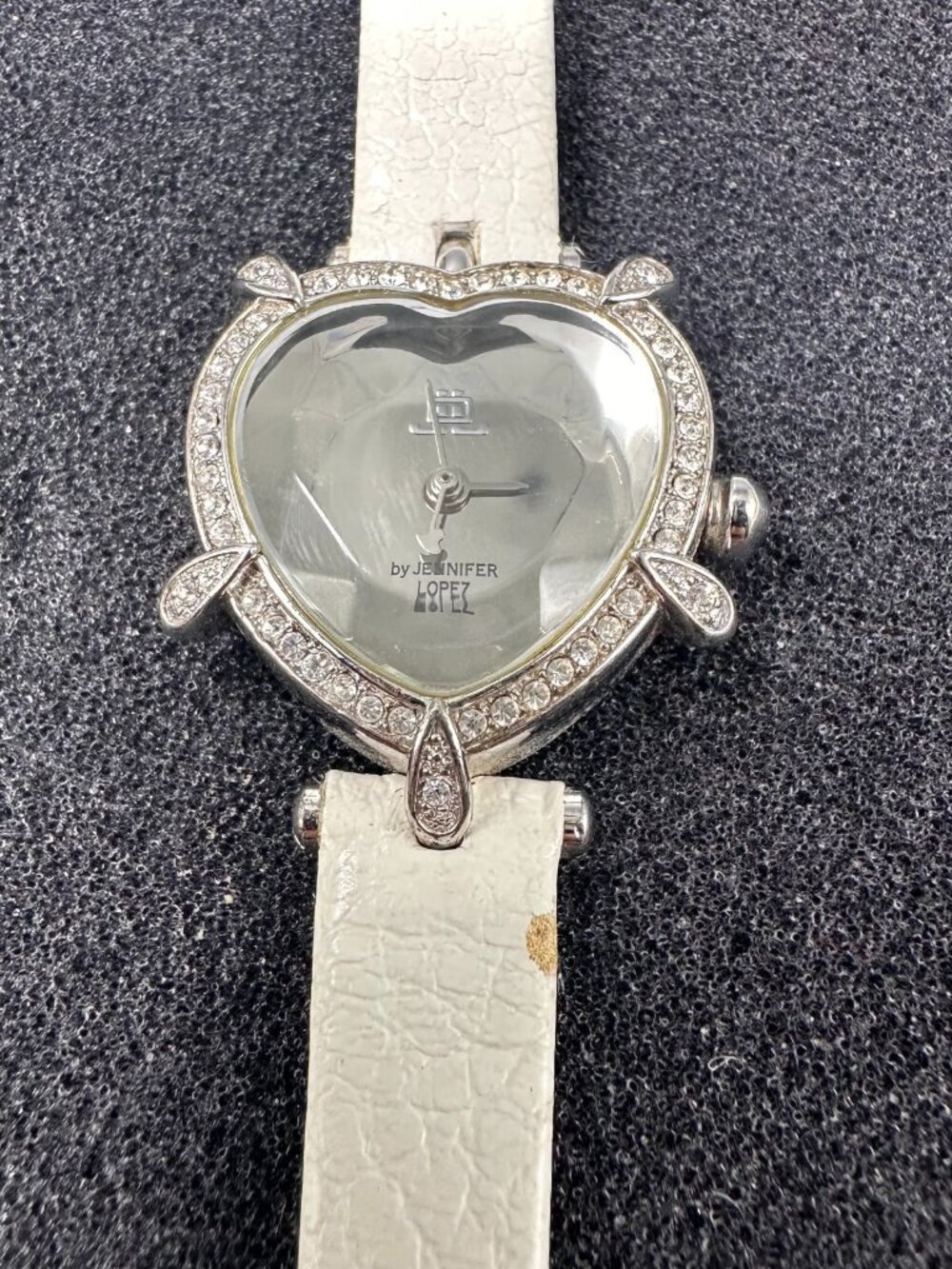 JLo Jennifer Lopez Watch Women Faceted Heart Case White Band New Battery